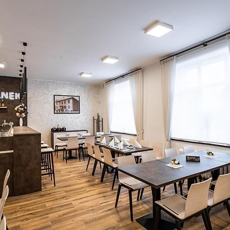 Hotel Jordanek Opocno Bagian luar foto