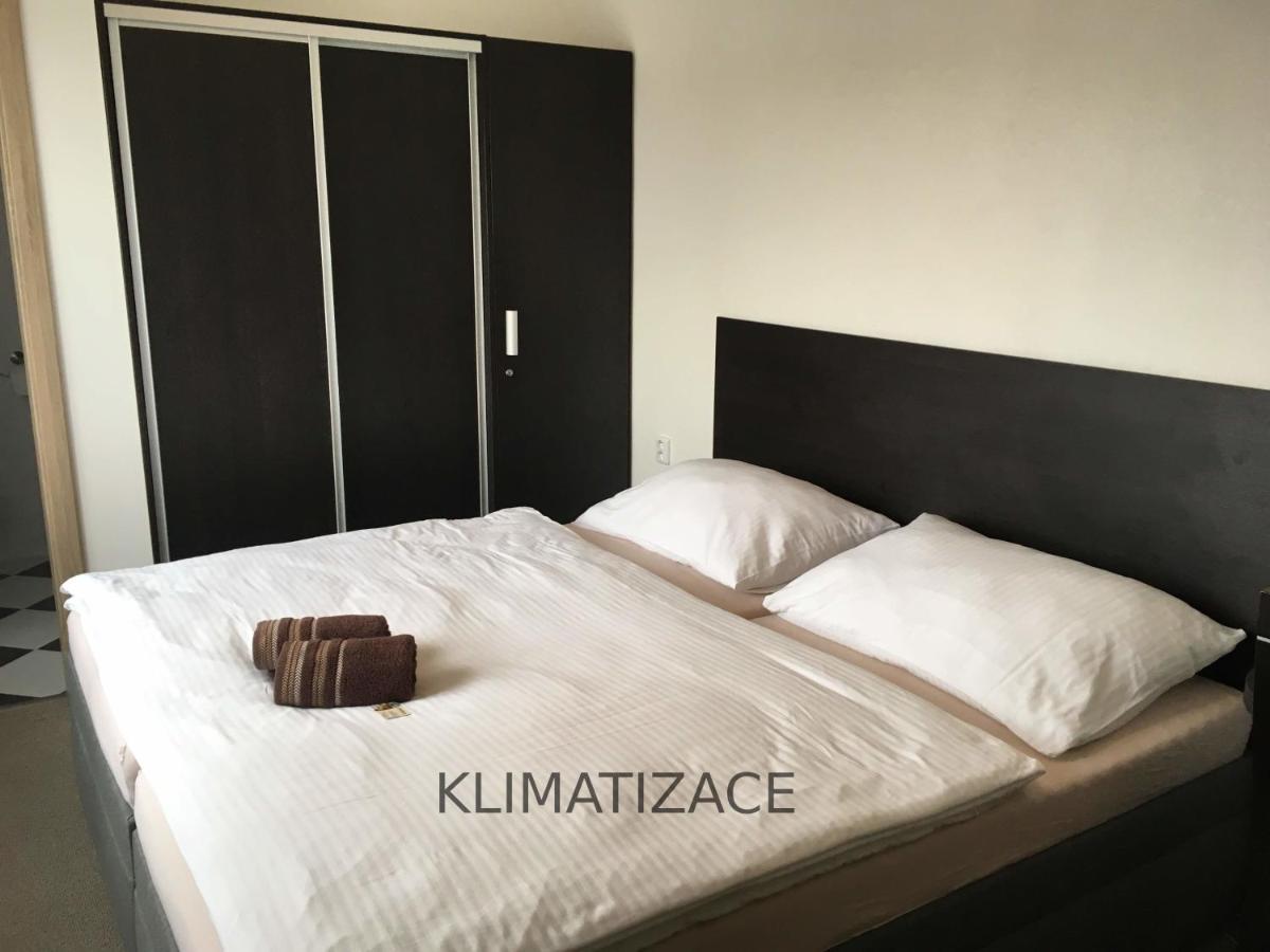 Hotel Jordanek Opocno Bagian luar foto