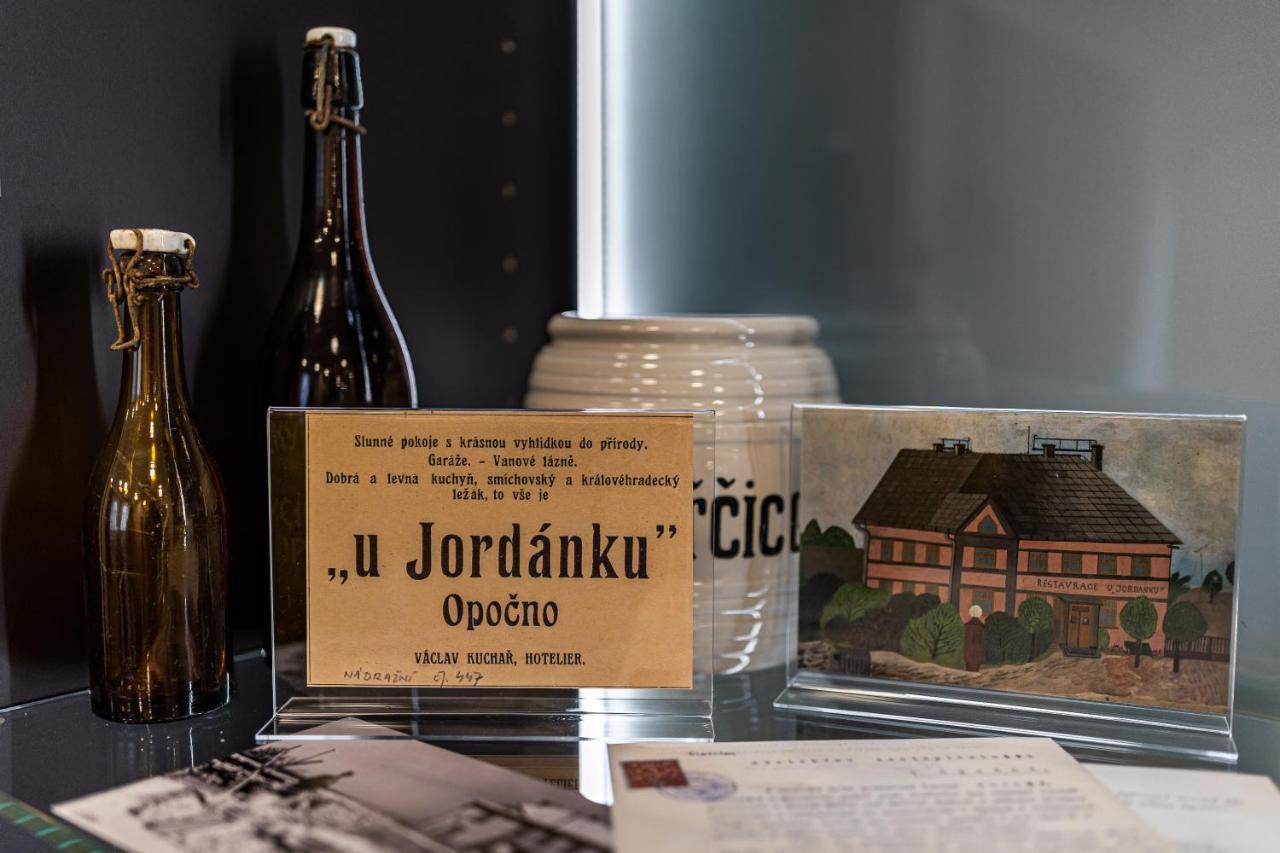Hotel Jordanek Opocno Bagian luar foto