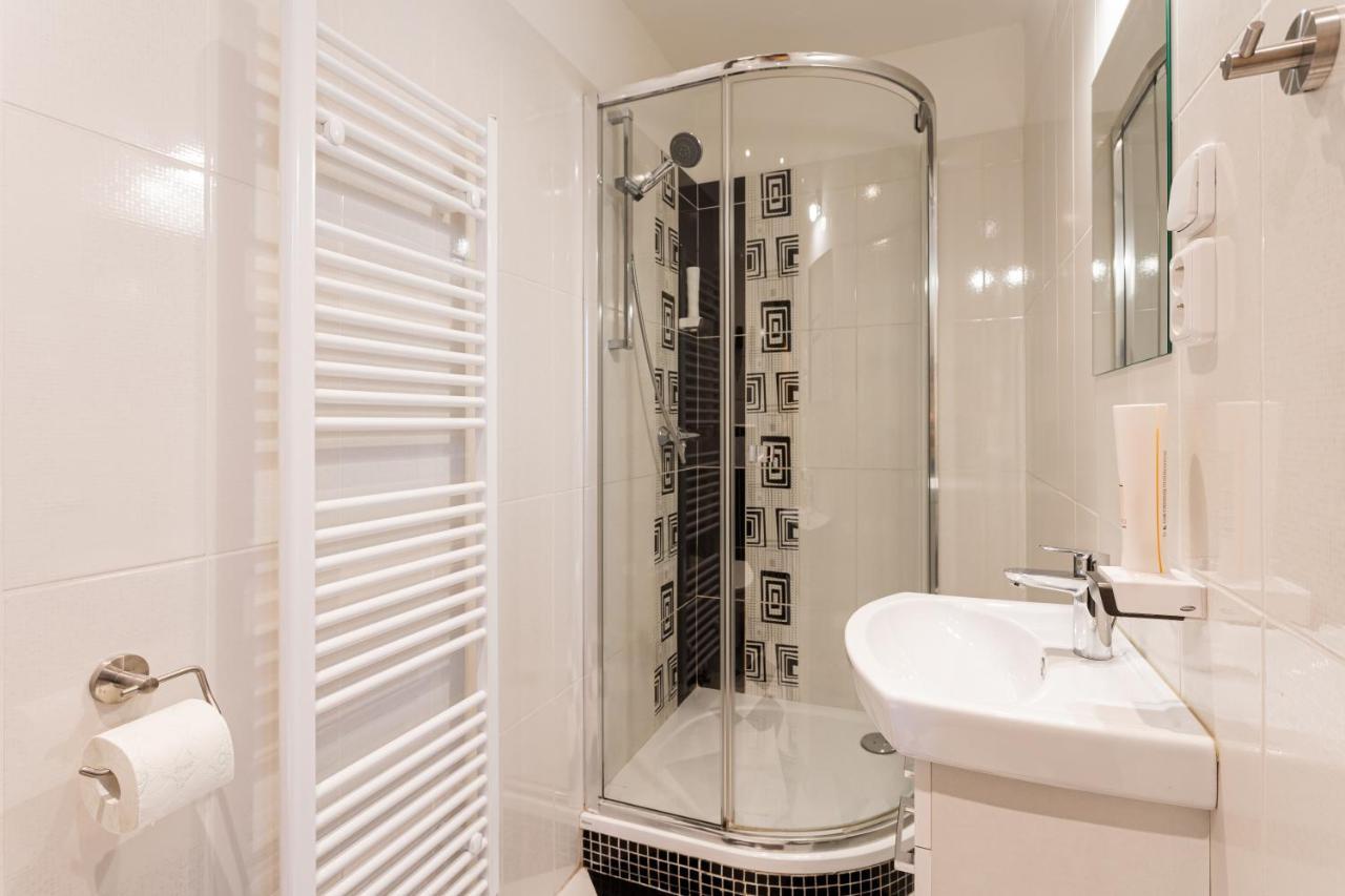 Hotel Jordanek Opocno Bagian luar foto
