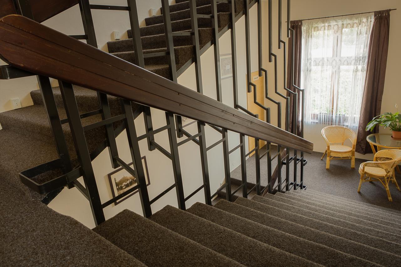 Hotel Jordanek Opocno Bagian luar foto