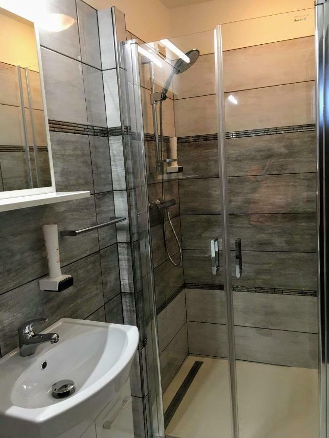 Hotel Jordanek Opocno Bagian luar foto